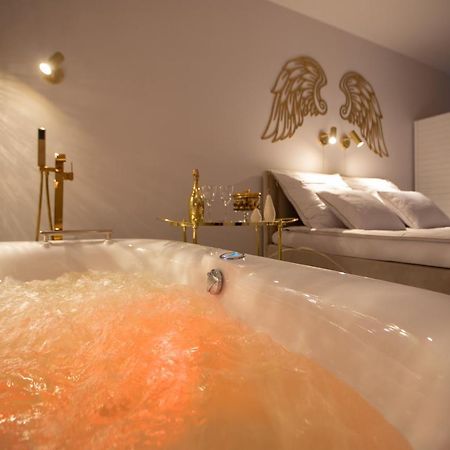 Apartament Gold Sauna&Jacuzzi Колобжег Екстериор снимка