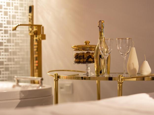 Apartament Gold Sauna&Jacuzzi Колобжег Екстериор снимка